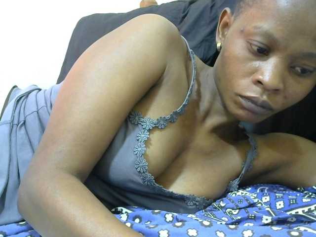 PrettyAlianah live cam on BongaCams