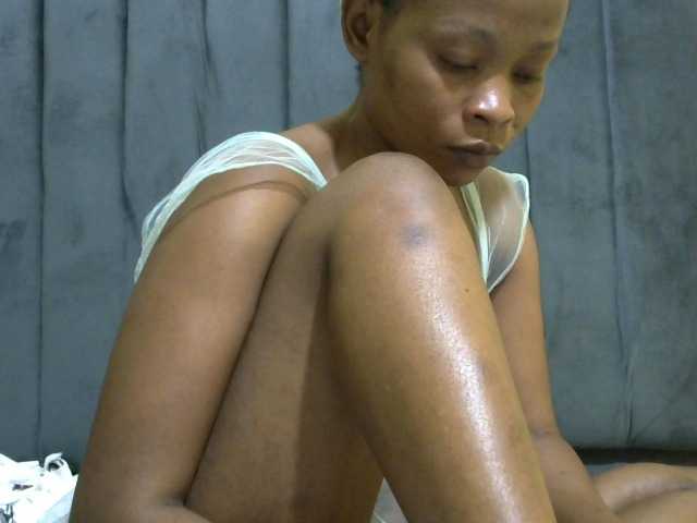 PrettyAlianah live cam on BongaCams