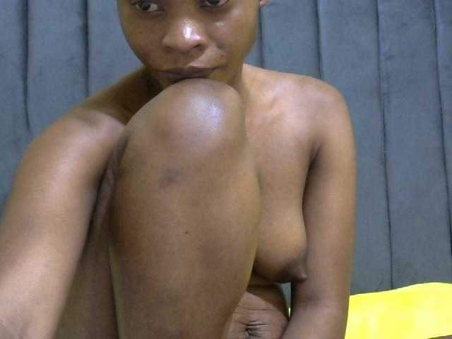 PrettyAlianah live cam on BongaCams