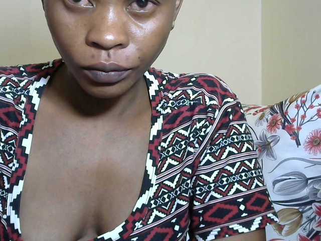 PrettyAlianah live cam on BongaCams