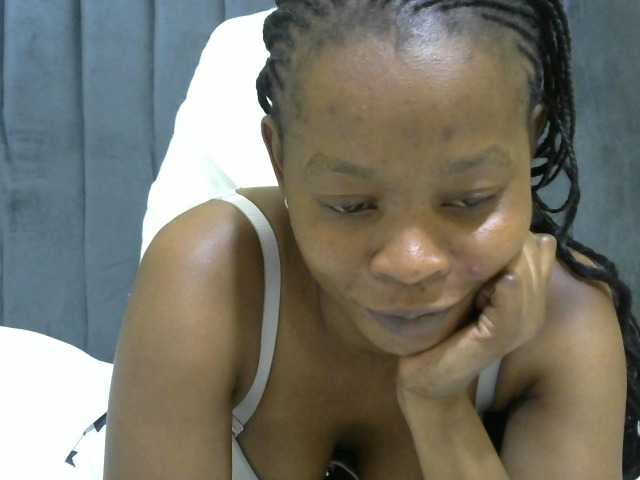 PrettyAlianah live cam on BongaCams