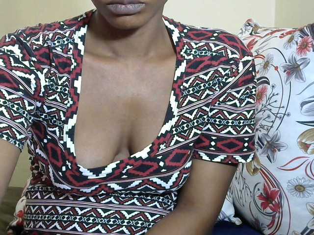 PrettyAlianah live cam on BongaCams