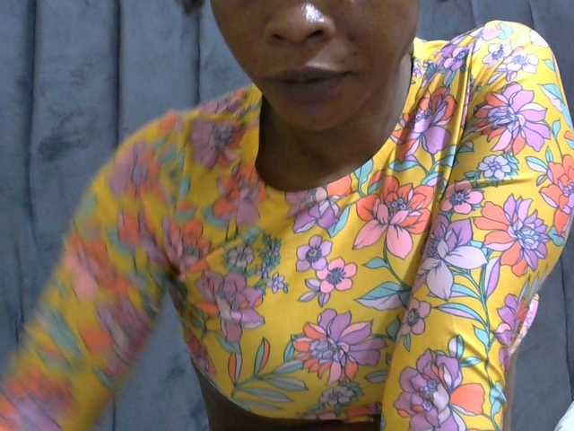 PrettyAlianah live webcam show