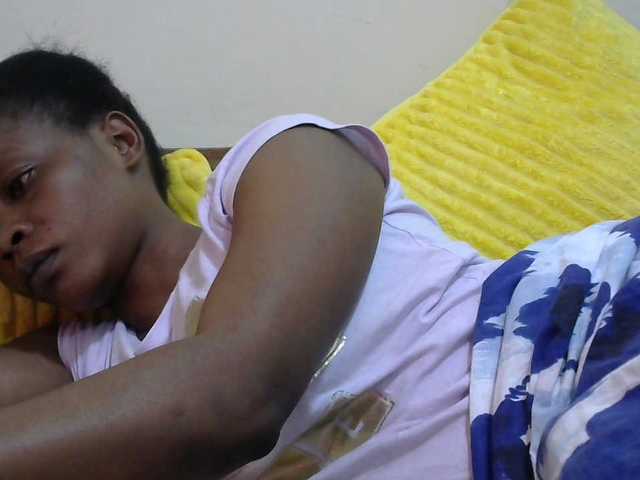 PrettyAlianah live cam on BongaCams