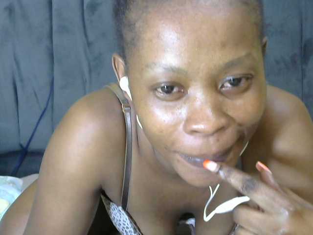 PrettyAlianah live cam on BongaCams