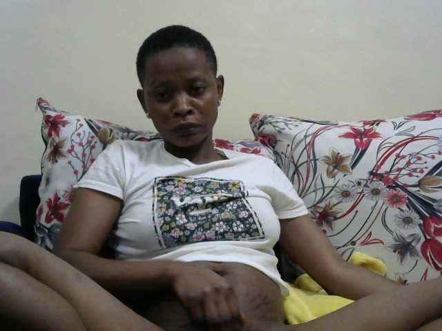 PrettyAlianah live cam on BongaCams