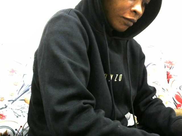 PrettyAlianah live cam on BongaCams