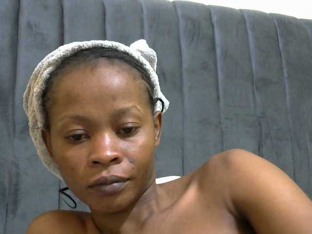 PrettyAlianah live cam on BongaCams
