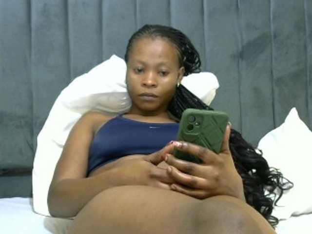 PrettyAlianah live cam on BongaCams