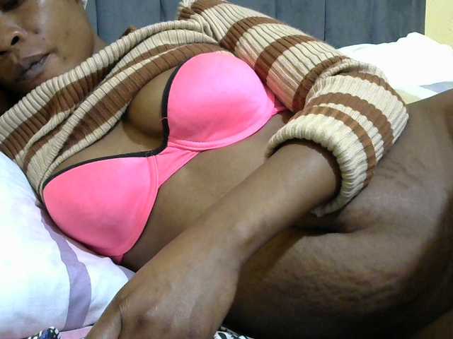 PrettyAlianah live cam on BongaCams