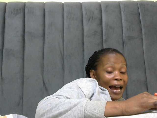 PrettyAlianah live cam on BongaCams