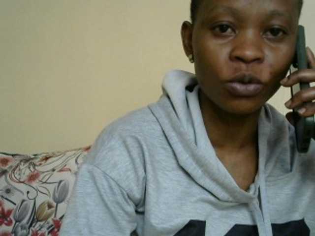 PrettyAlianah live cam on BongaCams