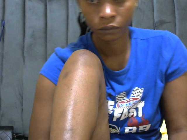 PrettyAlianah live cam on BongaCams