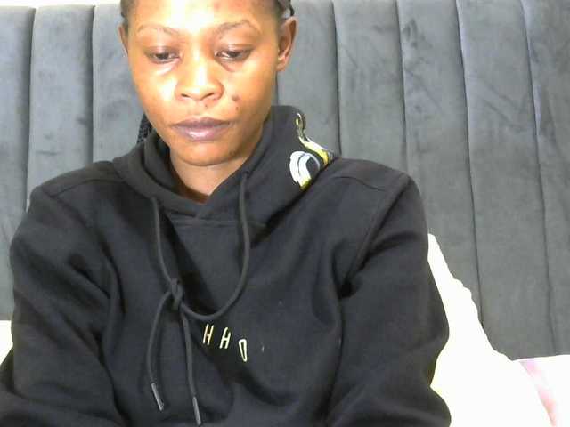 PrettyAlianah live cam on BongaCams