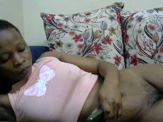 PrettyAlianah live cam on BongaCams