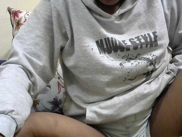 PrettyAlianah live cam on BongaCams