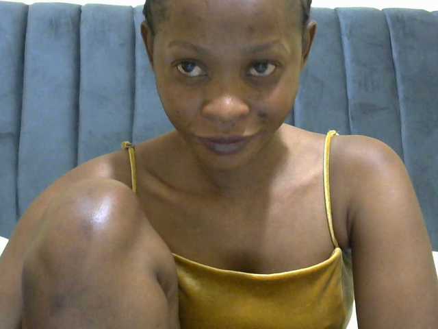 PrettyAlianah live cam on BongaCams