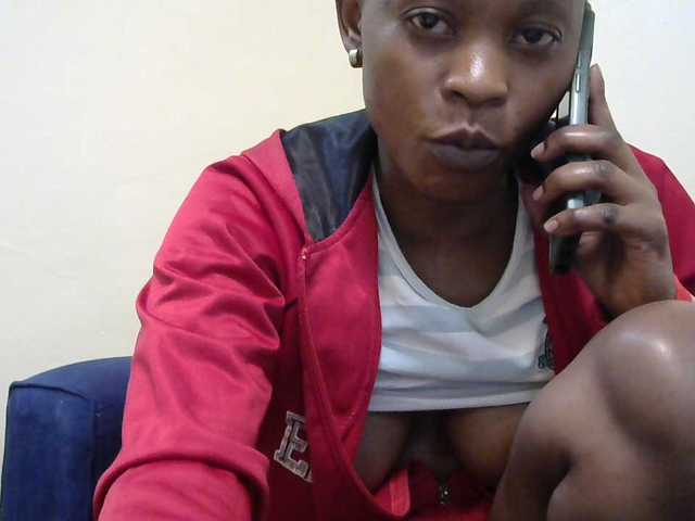 PrettyAlianah live cam on BongaCams