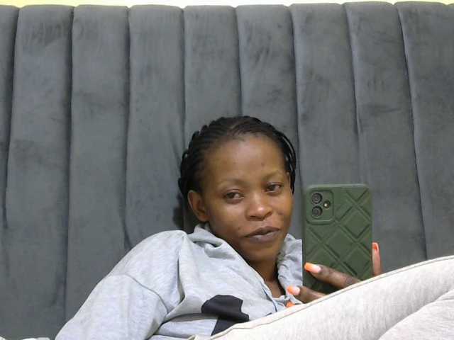 PrettyAlianah live cam on BongaCams