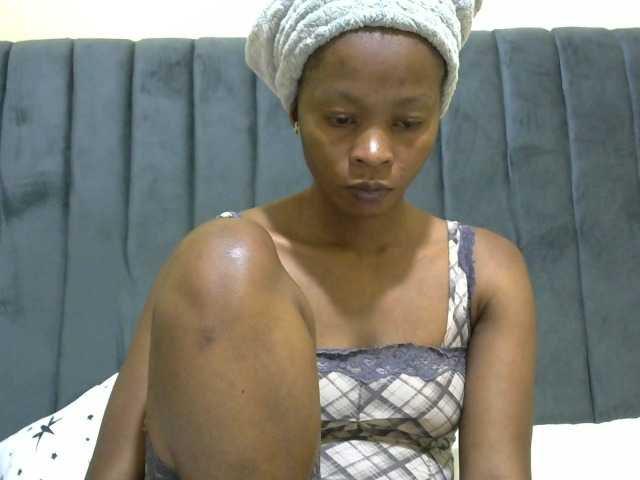 PrettyAlianah live cam on BongaCams