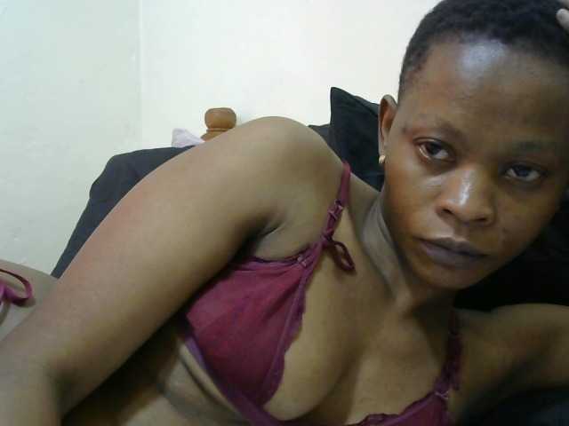 PrettyAlianah live cam on BongaCams