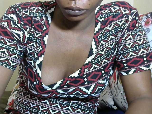 PrettyAlianah live cam on BongaCams
