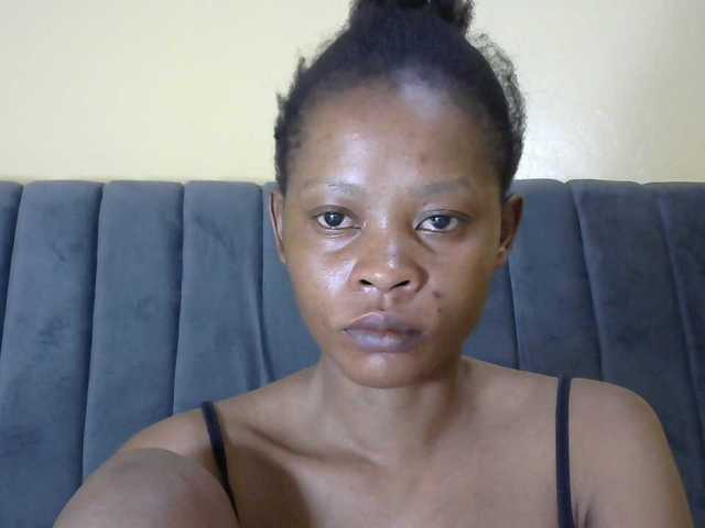 PrettyAlianah live cam on BongaCams