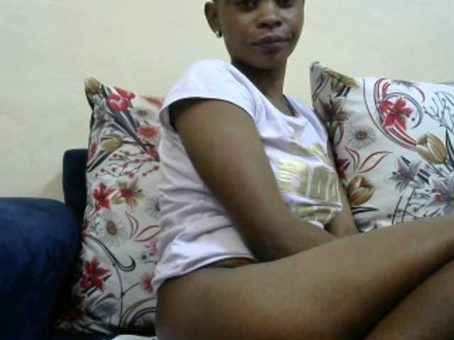 PrettyAlianah live cam on BongaCams