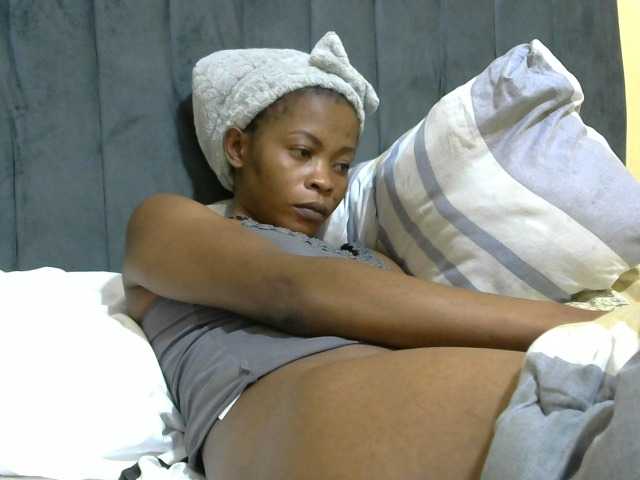 PrettyAlianah live cam on BongaCams