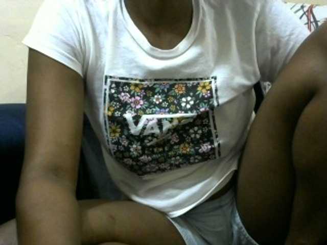 PrettyAlianah live cam on BongaCams