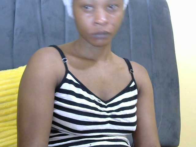 PrettyAlianah live cam on BongaCams