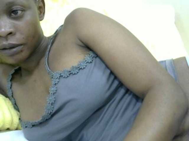 PrettyAlianah live cam on BongaCams
