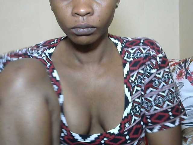 PrettyAlianah live cam on BongaCams