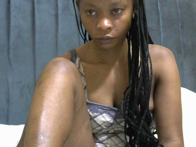 PrettyAlianah live cam on BongaCams