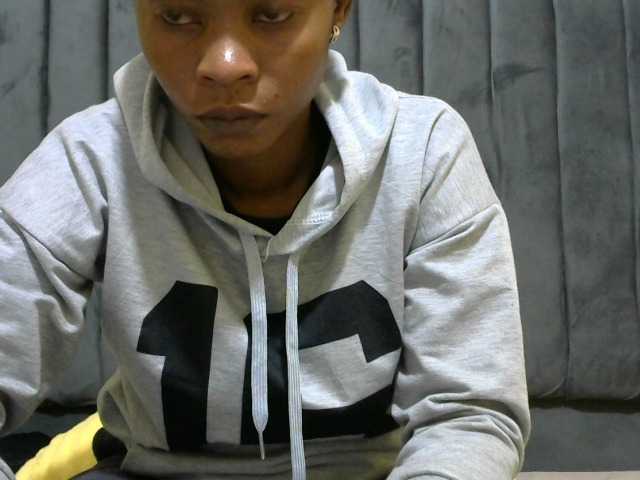 PrettyAlianah live cam on BongaCams