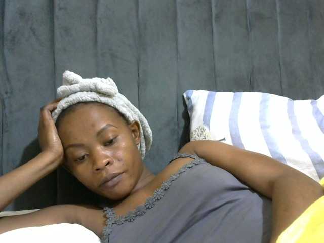 PrettyAlianah live cam on BongaCams