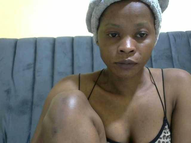PrettyAlianah live cam on BongaCams