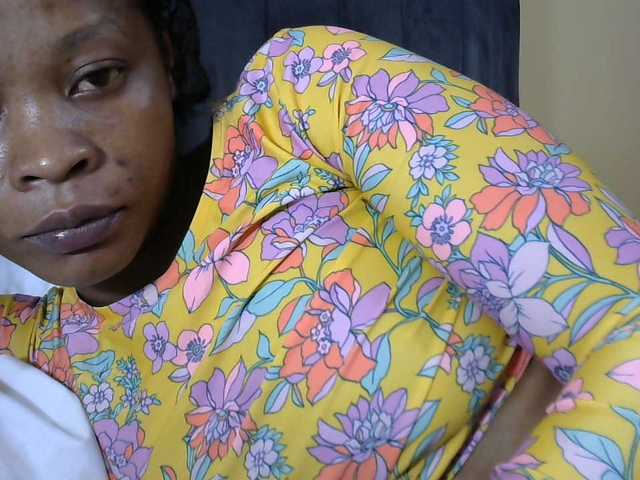 PrettyAlianah live cam on BongaCams