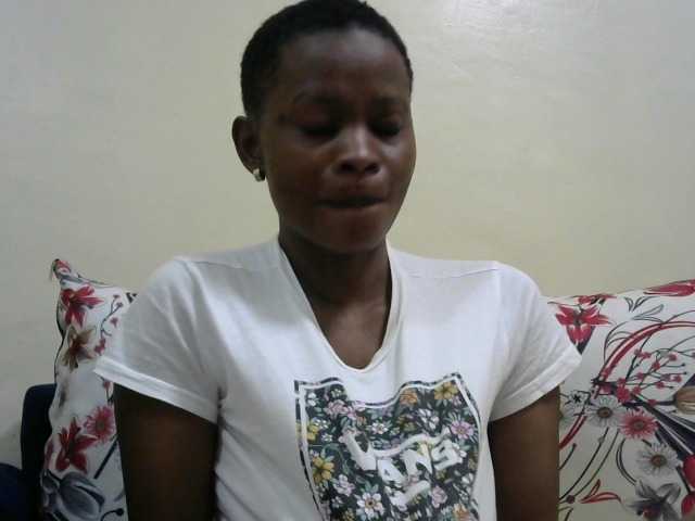 PrettyAlianah live cam on BongaCams