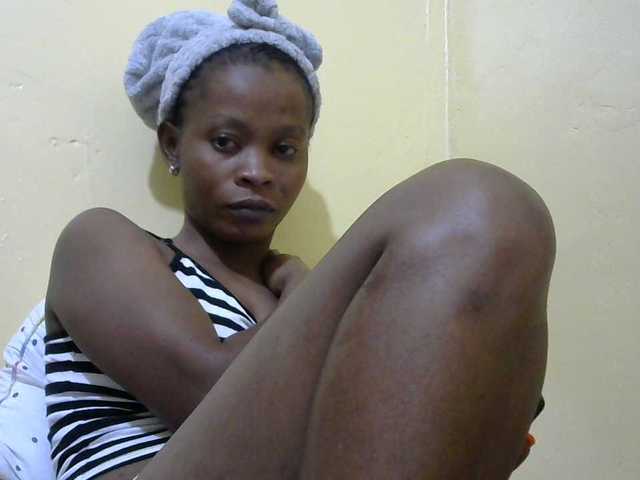 PrettyAlianah live cam on BongaCams
