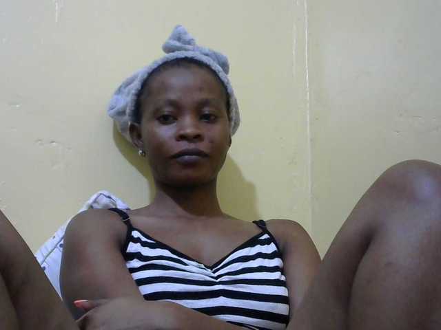 PrettyAlianah live cam on BongaCams