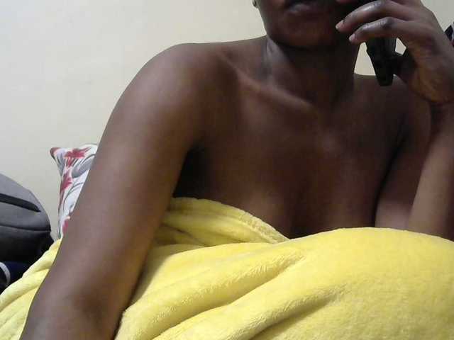 PrettyAlianah live cam on BongaCams
