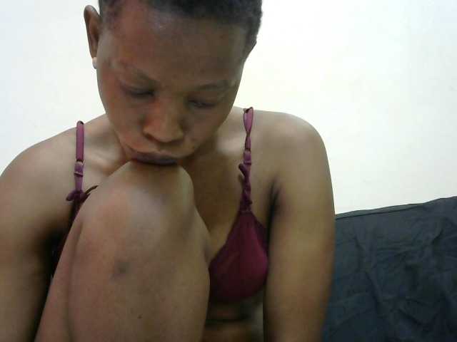 PrettyAlianah live cam on BongaCams