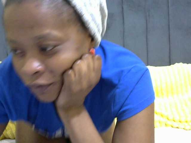 PrettyAlianah live cam on BongaCams