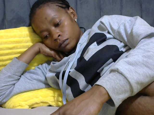 PrettyAlianah live cam on BongaCams