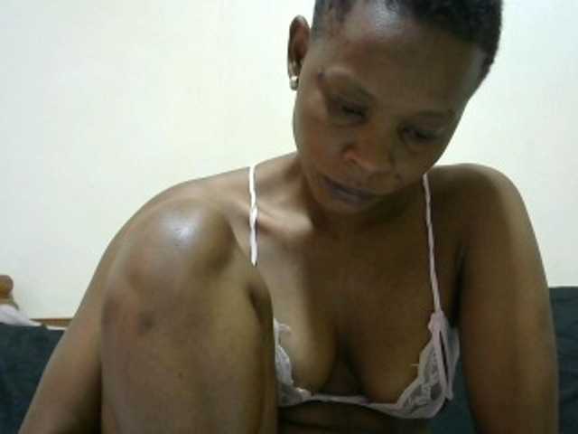 PrettyAlianah live cam on BongaCams