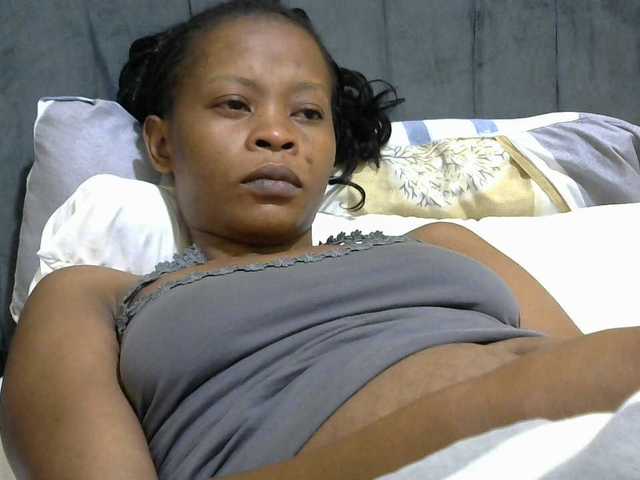 PrettyAlianah live cam on BongaCams