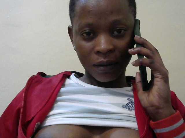 PrettyAlianah live cam on BongaCams