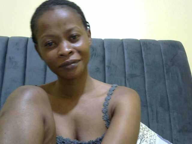 PrettyAlianah live cam on BongaCams