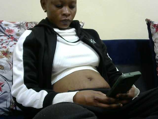 PrettyAlianah live cam on BongaCams